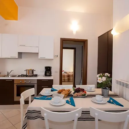 아파트 Fiumelatte Sleeps 4 Wifi T790815 바레나